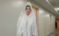 東京オペラ・プロデュースの新国立劇場「シンデレラ」公演。写真はシンデレラの夢の中に現れる「幻の母」です。