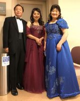 横浜みなとみらい大ホールで開催されたＧ・マーラー「復活」にアルトソロで出演させて頂きました。みなとみらい21交響楽団の皆様、合唱の皆様、本日はお疲れ様でした、ありがとうございました。写真はステージマネージャーの滝沢徹さん、ソプラノの柴田美紀さんと。
