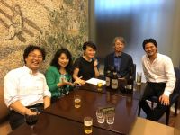 東京芸術劇場で、混声合唱団コールミレニアムの定期演奏会に出演させて頂きました。私が出演したのはA.ブルックナーのテ・デウムという作品で、10年前の武生国際音楽祭2008以来、ちょうど10年ぶり。天皇皇后両陛下主宰の宮中晩餐会等で指揮者を務められている北原先生とは16年ぶりの共演でしたが、以前と変わらないノーブルな素晴らしい指揮でした。
