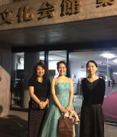 東京文化会館大ホールで開催されている読売新人演奏会の初日に行ってまいりました。写真は出演した村﨑 葵さん、ピアノ伴奏の村上彩子さんと。村﨑さん、いつも通りの安定した歌唱を聴かせてくださいました。