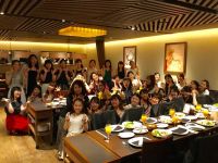 今日はランチタイムにバルバッコア青山本店で、東京音大 菅門下の「新入生歓迎会 ＋ 皆さん春学期お疲れ様会」。ブラジルのシュラスコ料理を２時間食べ放題ということで、ご挨拶などは手短かにして、まずはお食事の方に集中。 開始から1時間くらい経って少し落ち着いてきてから、新入生ご紹介ということで一人ひとりにインタビューしたところ、アニメ好きだったり、意外な方がジャニーズが好きだったり・・・、皆さん盛り上がりました。