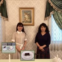今日は小野あつこさんがうちに遊びにいらっしゃいました。７月新日本フィル、８月N響、１０月群響とオーケストラとの共演を予定されている小野さんに精をつけて頂くために（？）、オーボンヴュータンのケーキとアイスケーキを召し上がっていただきました。一つの公演（ステージ）の内で、クラシック、童謡・・と異質のものを演奏するのは大変なことだと思いますが、ぜひ頑張って頂きたいと思います✨✨✨